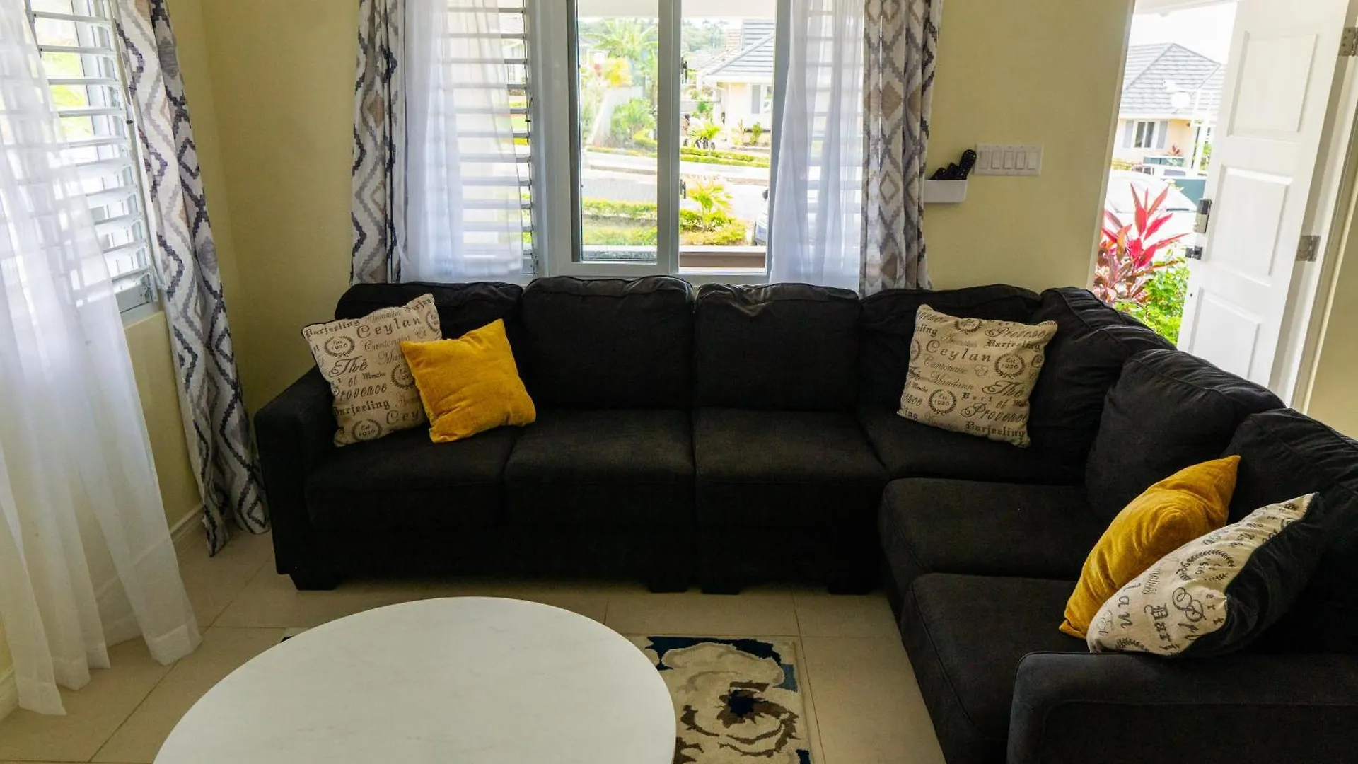 Coastal Haven In Richmond Estate - Your Tropical Oasis Villa Ocho Rios